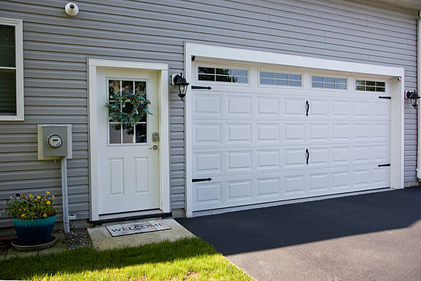 24/7 Emergency Garage Door Roller Replacement experts in Perry, KS